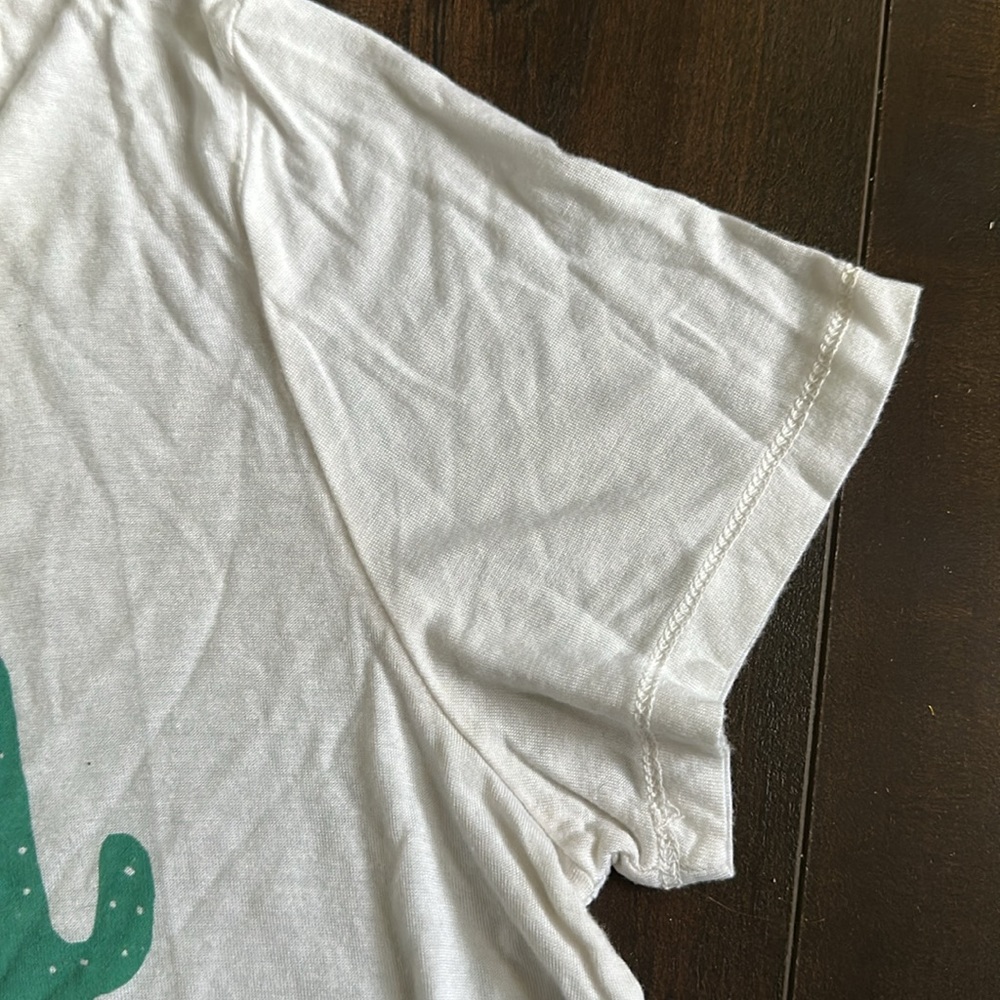 Cactus Tee 🌵 - Picture 4 of 5
